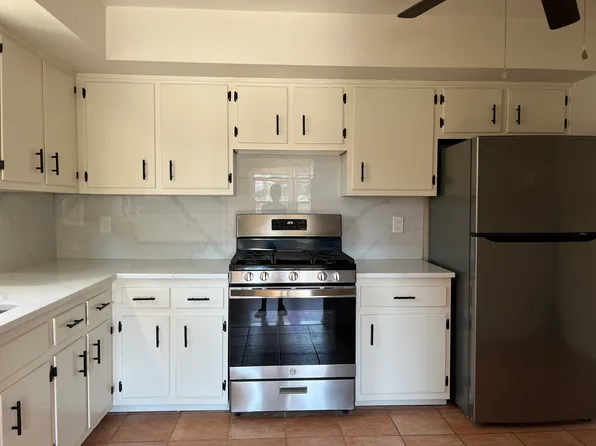 (undisclosed Address), Fort Lee, NJ 07024