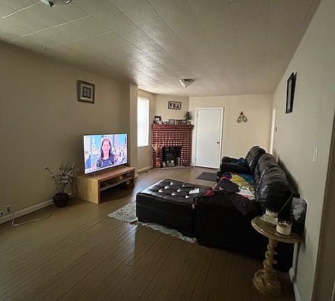 4th image of 637 Greenwich Ave