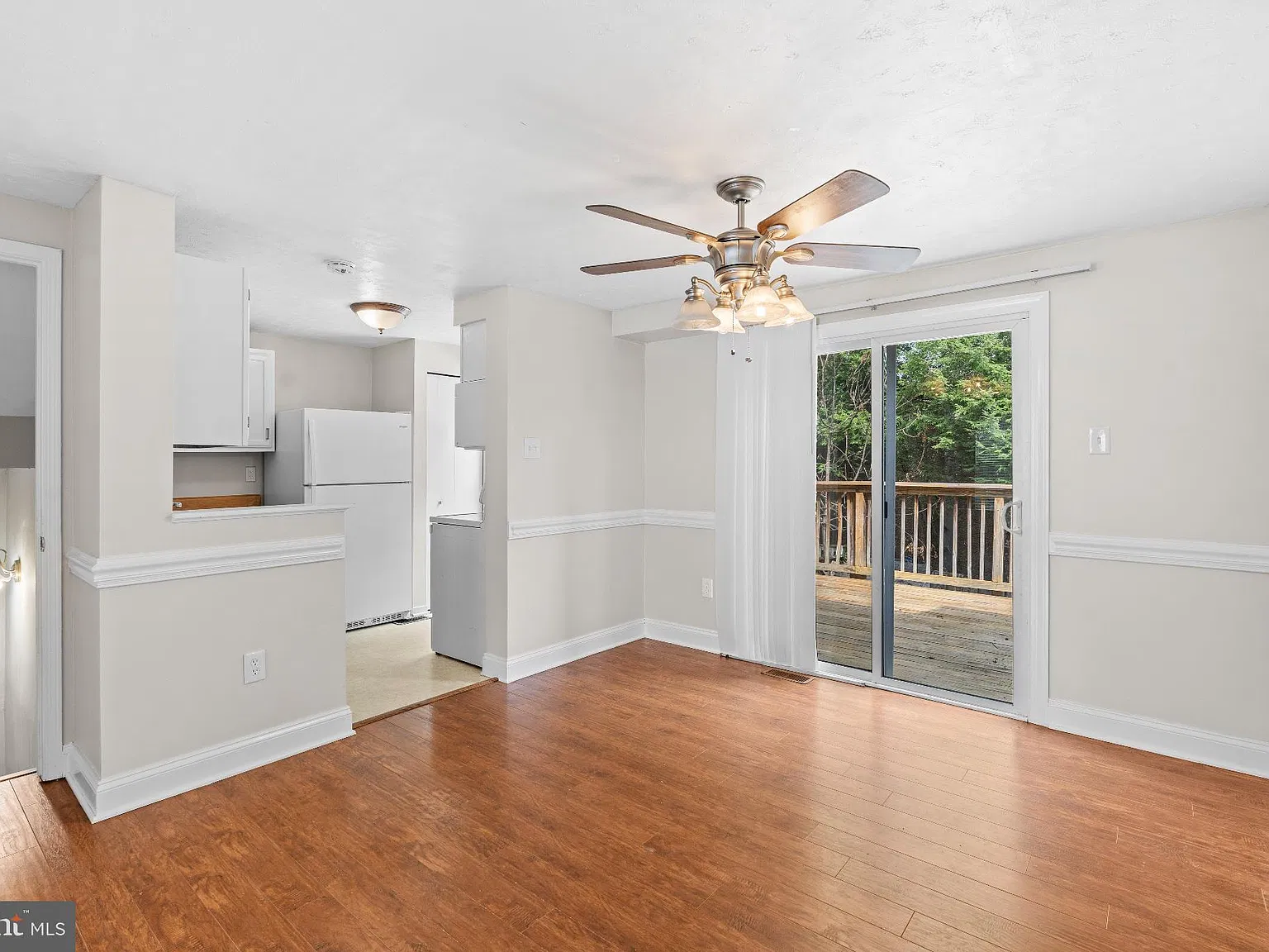 3 bed, 3.5 bath, 1640 sqft, $2,350 — Photo 4
