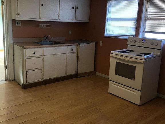 5th image of 540 Gilford Ave