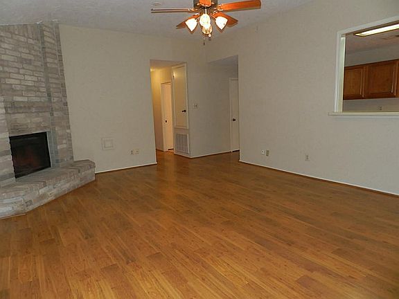 5th image of 14111 Vinehill Dr