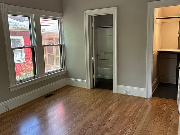 5th image of 305 Linden Ave #B
