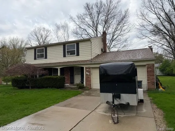 2544 Oxford Dr, Troy, MI 48084