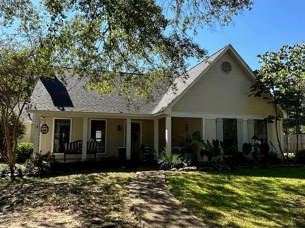 456 Pin Oak Dr, Madison, MS 39110