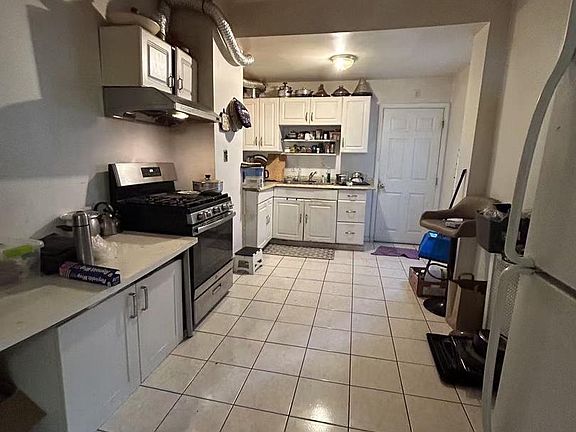 5th image of 2612 S 8th St