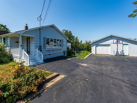5th image of 3739 Shore Rd W