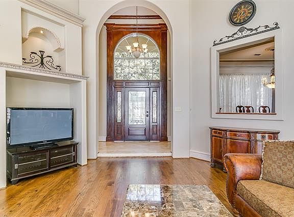 5th image of 122 Kirk Dr