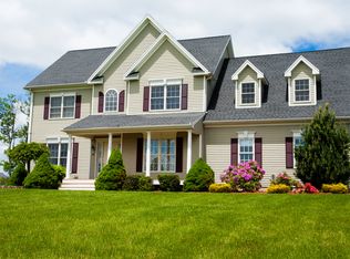 4 Foster Dr, Ellington, CT 06029