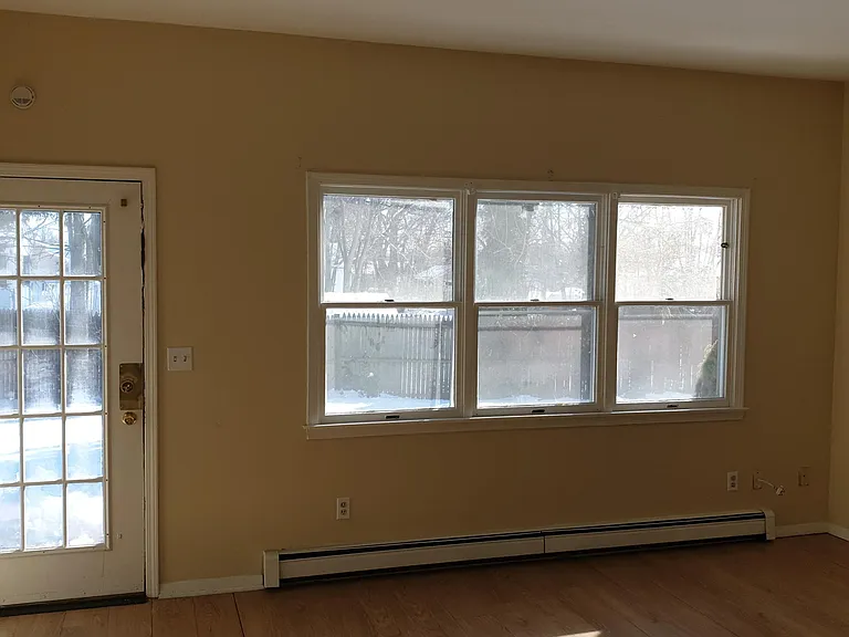 162 Warner St — Photo 6