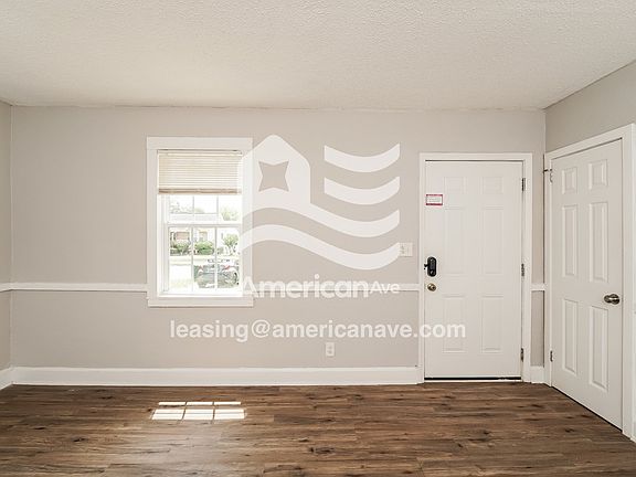 781181_002_living_room_3.jpg