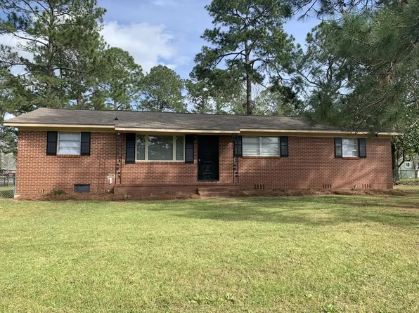 2021 Davis Ave, Tifton, GA 31794