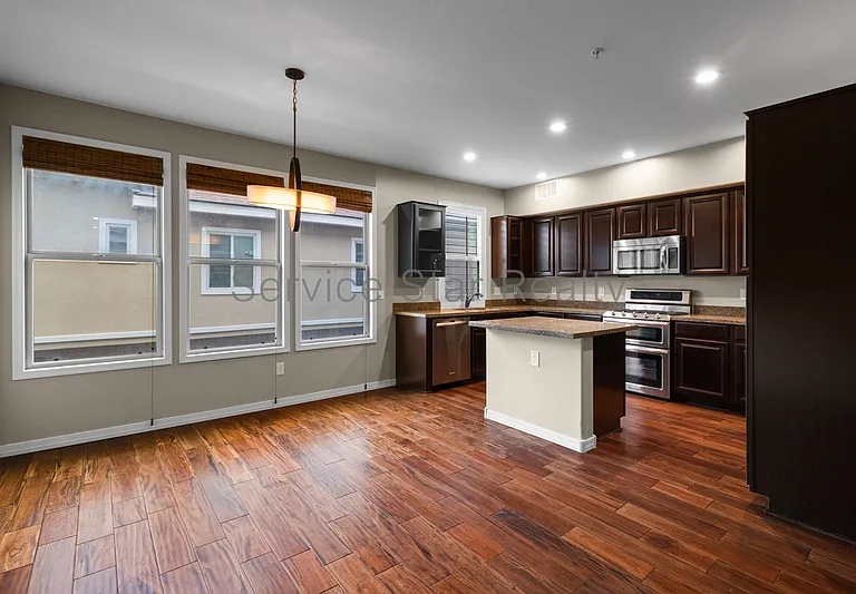5550 N 16th St #109 — Photo 7