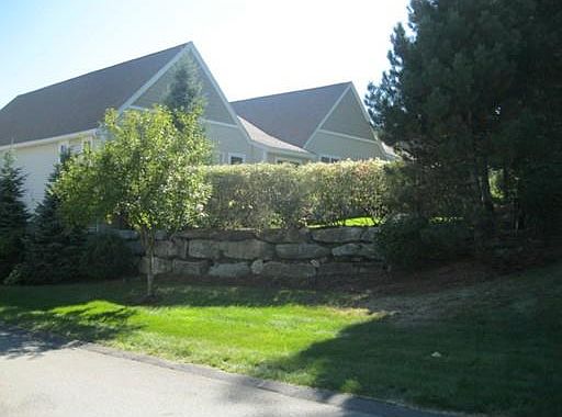 4th image of 67 Blossom Sq #67