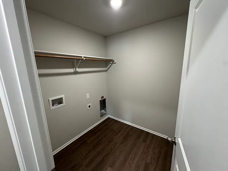 2705 Spring Creek St — Photo 18