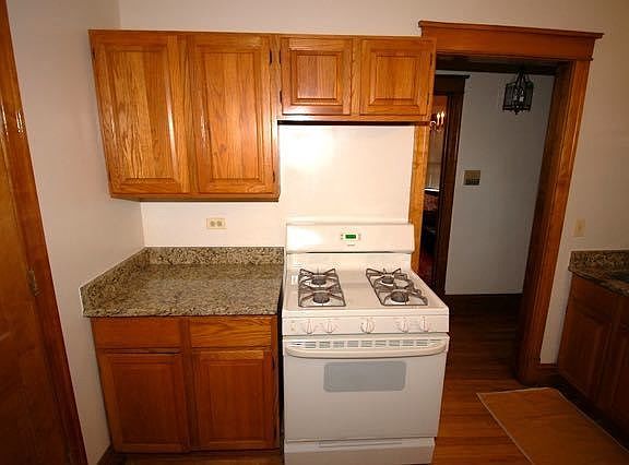 4th image of 3759 N Lakewood Ave Rear 03M