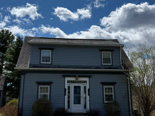 36 Shore Dr, Lunenburg, NS B4V 0J1
