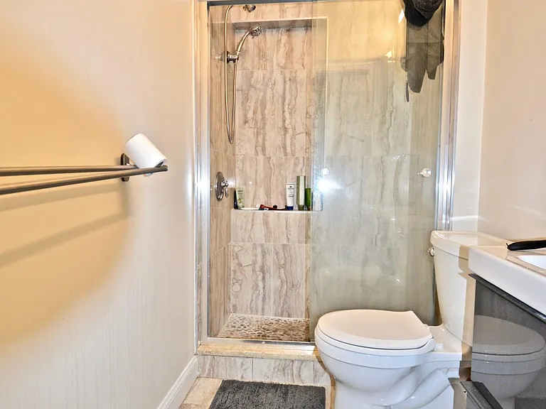 1616 Beacon St #5 — Photo 11