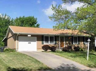 3121 SW Meadow Ln, Topeka, KS 66614