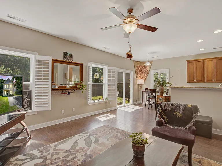 21 Oak Forest Dr #B — Photo 38