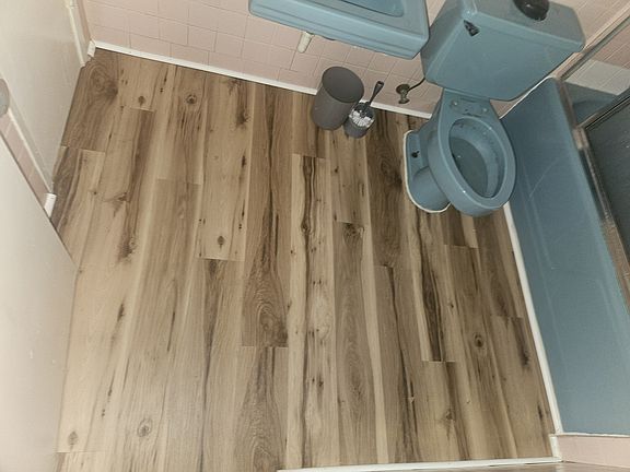 5th image of 414 E Avenue A #200