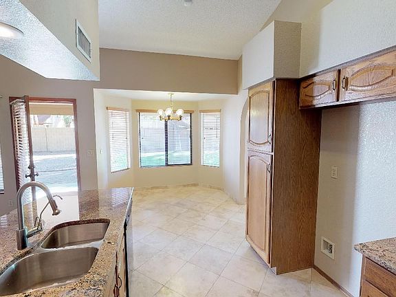6225-N-Grandview-Road-Kitchen