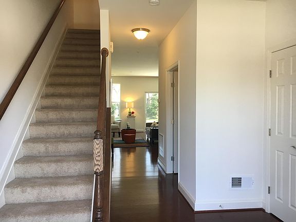 2nd image of 255 Thompson Ave