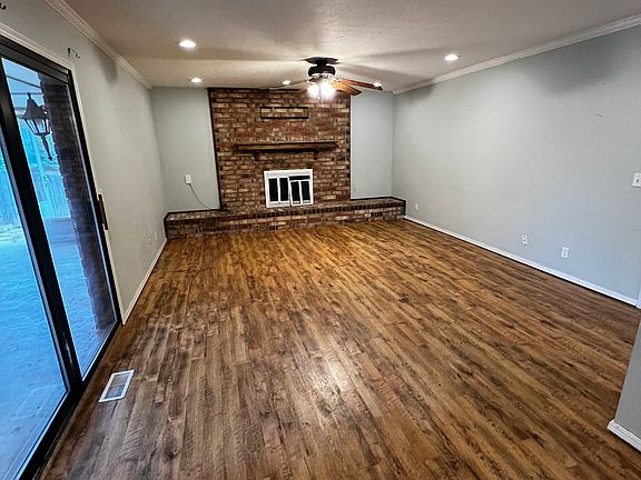 3rd image of 1710 Gingham Ln #1