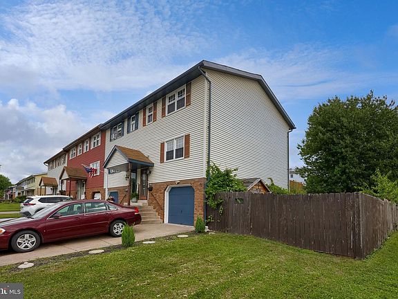 4th image of 1831 Lakeside Dr