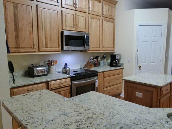 4th image of 2821 Safari Ct