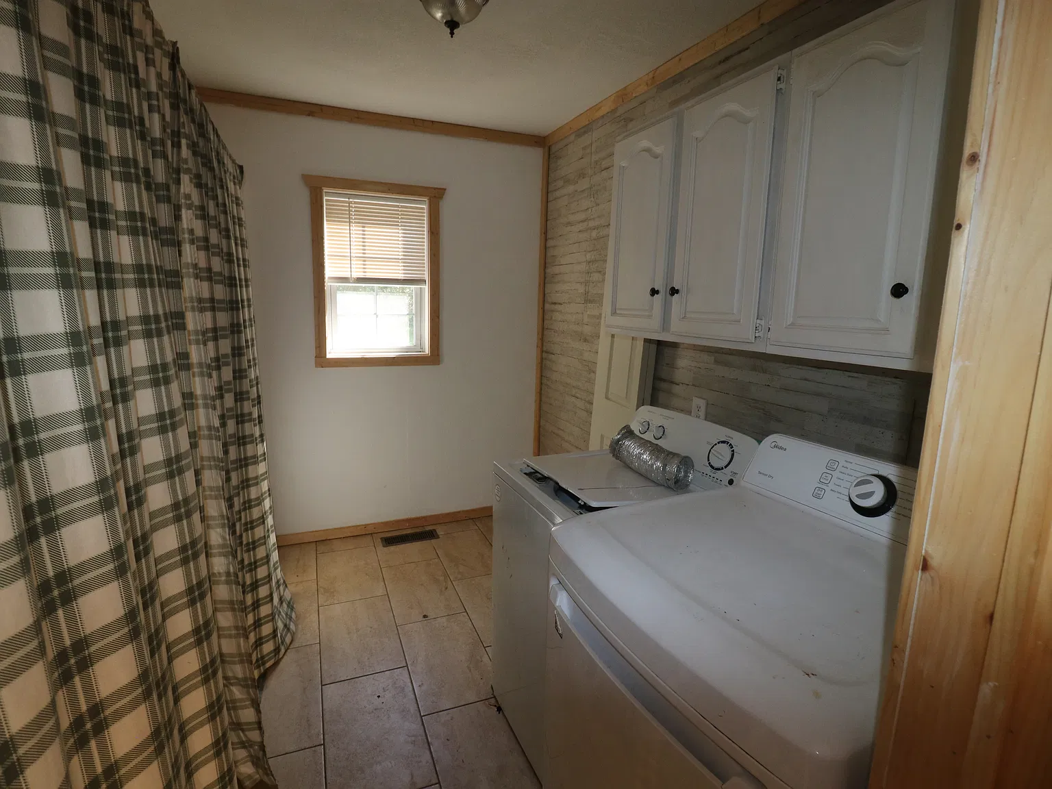 3 bed, 1285 sqft, $1,000 — Photo 4