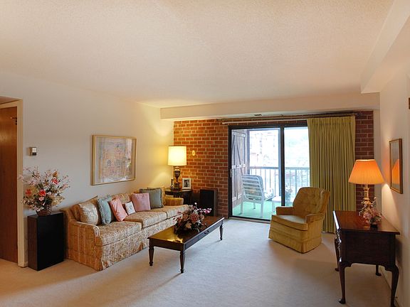 2nd image of 4702 Linden Knoll Dr APT 321
