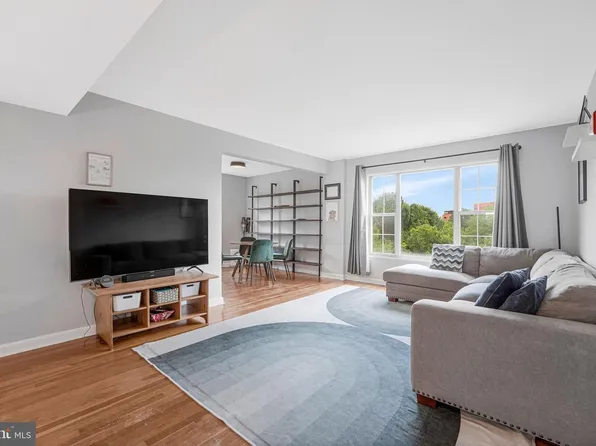 1427 N Nash St #N-202, Arlington, VA 22209
