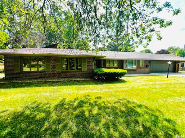 610 Lincoln Dr, Macomb, IL 61455