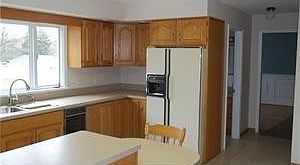 3rd image of 581 Lexington Dr