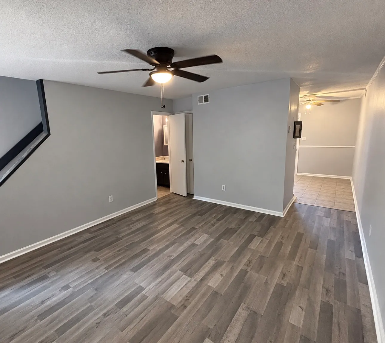 2 bed, 1.5 bath, 1100 sqft, $1,000 — Photo 3