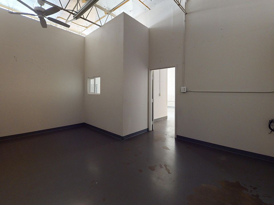 Building Photo 5