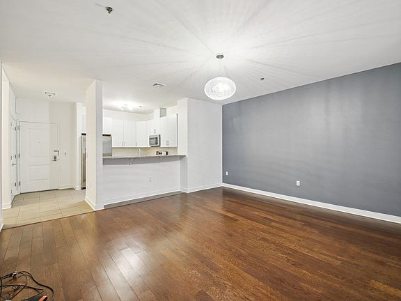 2nd image of 172 Culver Ave