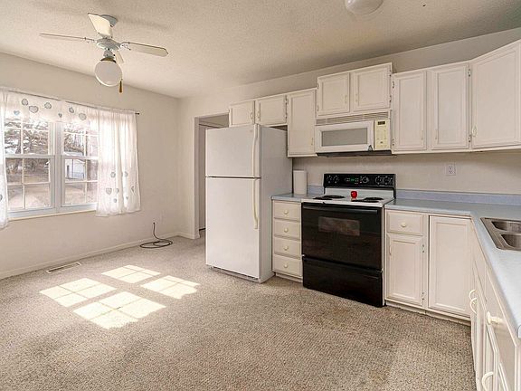 3rd image of 1806 W Sunset Dr
