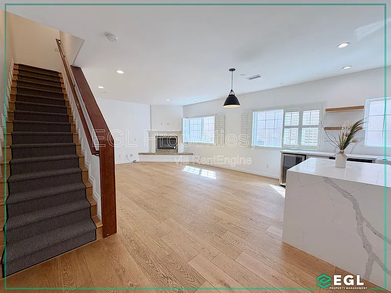 1521 S Hayworth Ave #102 — Photo 7