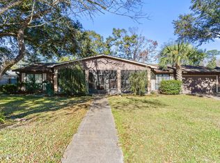 3241 Nottingham Rd, Ocean Springs, MS 39564