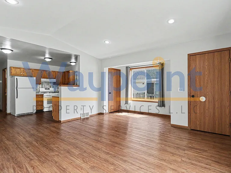 632 E Washington St #1 — Photo 4