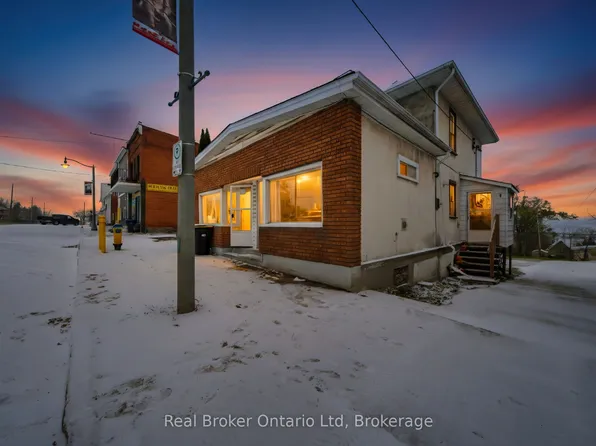 7 Robert St W #A, Penetanguishene, ON L9M 1T9