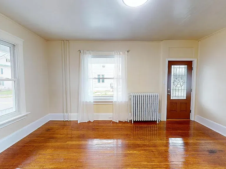 115 Penn St #A — Photo 3
