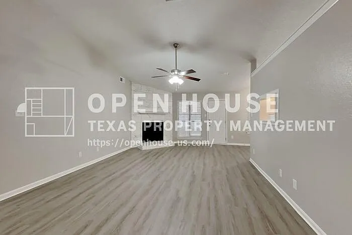 6010 Rocky Point Dr — Photo 3