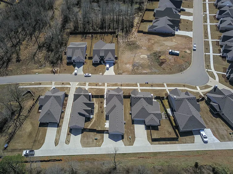 8115 Donnington Ct — Photo 36