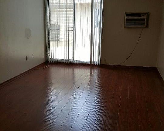 5th image of 515 S Kingsley Dr APT 13