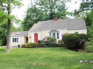 64 Meadowpark Ave E, Stamford, CT 06905