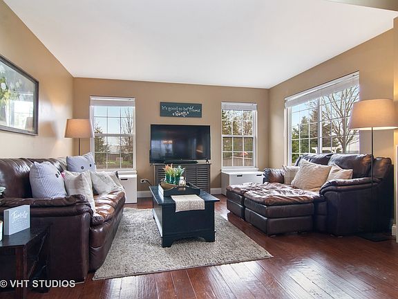 3rd image of 1703 Scarlett Oak Ct