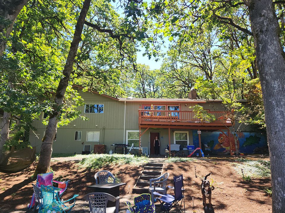 2nd image of 3815 NW Hayes Ave