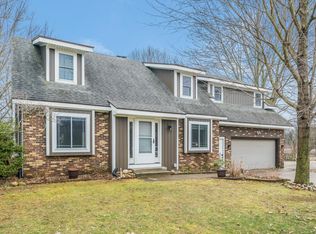 6897 Country View Dr, Kalamazoo, MI 49009